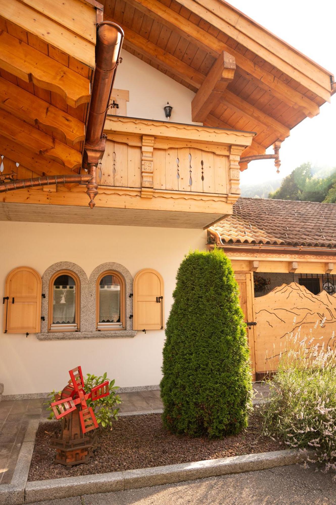 Alfio'S Alpen Suite Roncone Ngoại thất bức ảnh
